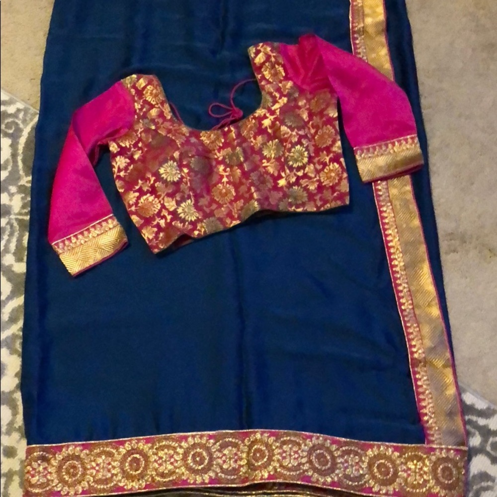 saree with pink and gold border